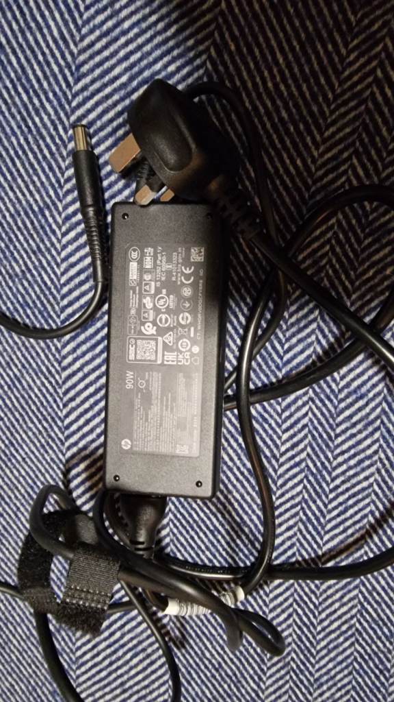 Hp 90 w 19.5v 4.62a laptop adapter