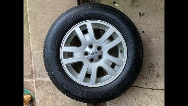 Land Rover 17inch tyre