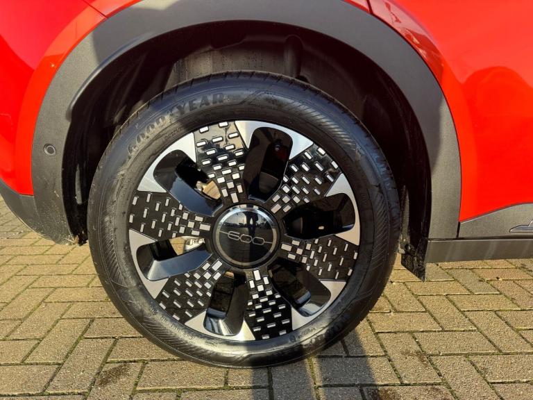 2025 Fiat 600 115kW La Prima 54kWh 5dr Auto HATCHBACK ELECTRIC Automatic