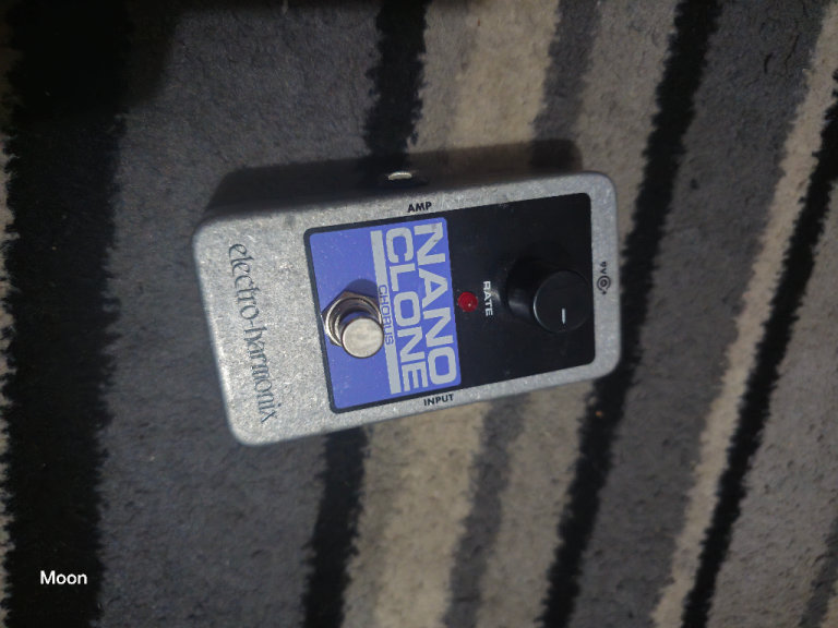Electro harmonix nano clone pedal