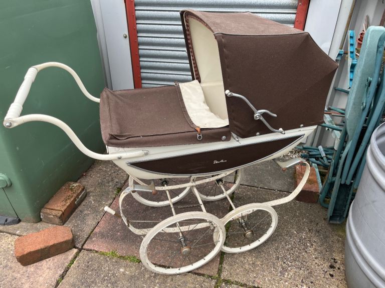 Vintage Silver Cross dolls pram