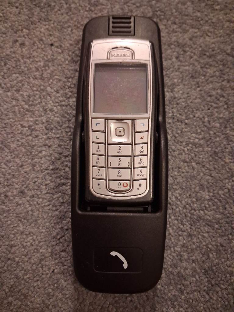 Phone cradle for Ford Mondeo MK3