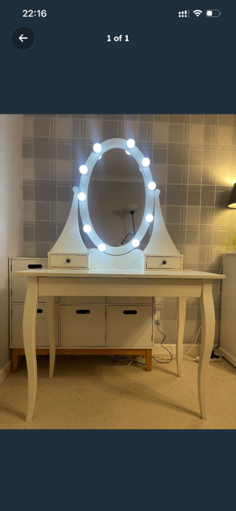 DRESSING TABLE