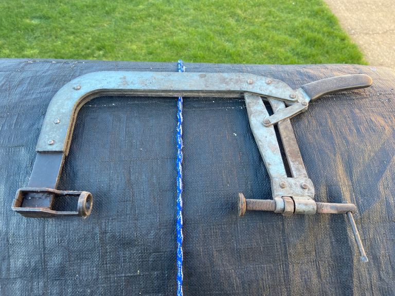 Valve spring compressor 