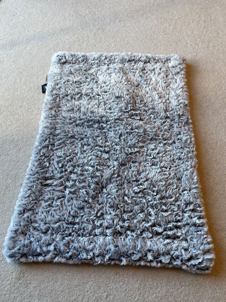 MORA PETS Grey Textured Pet Mat – Good Condition