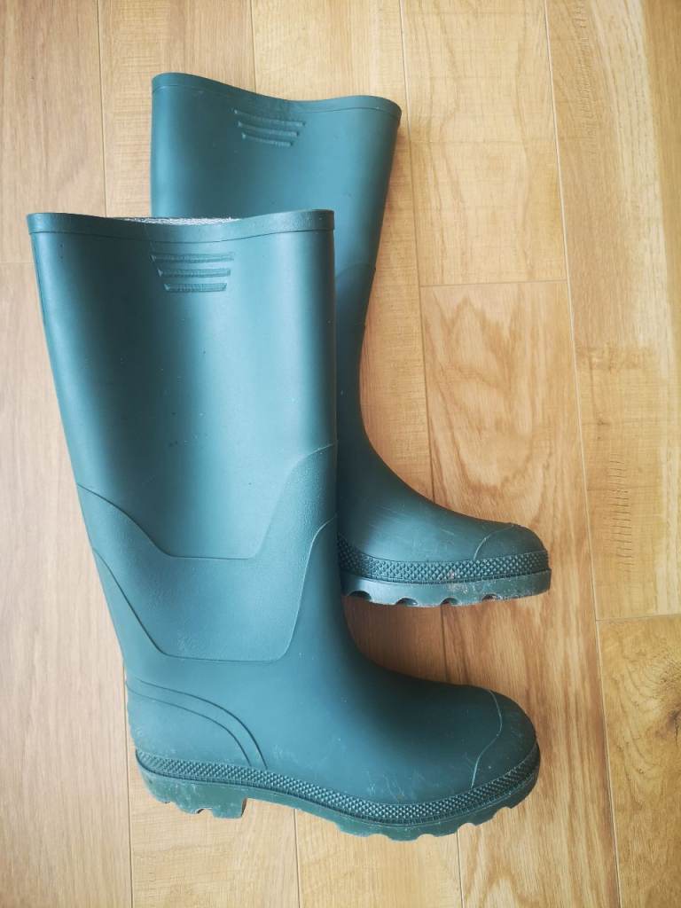 New Unisex Green Wellies