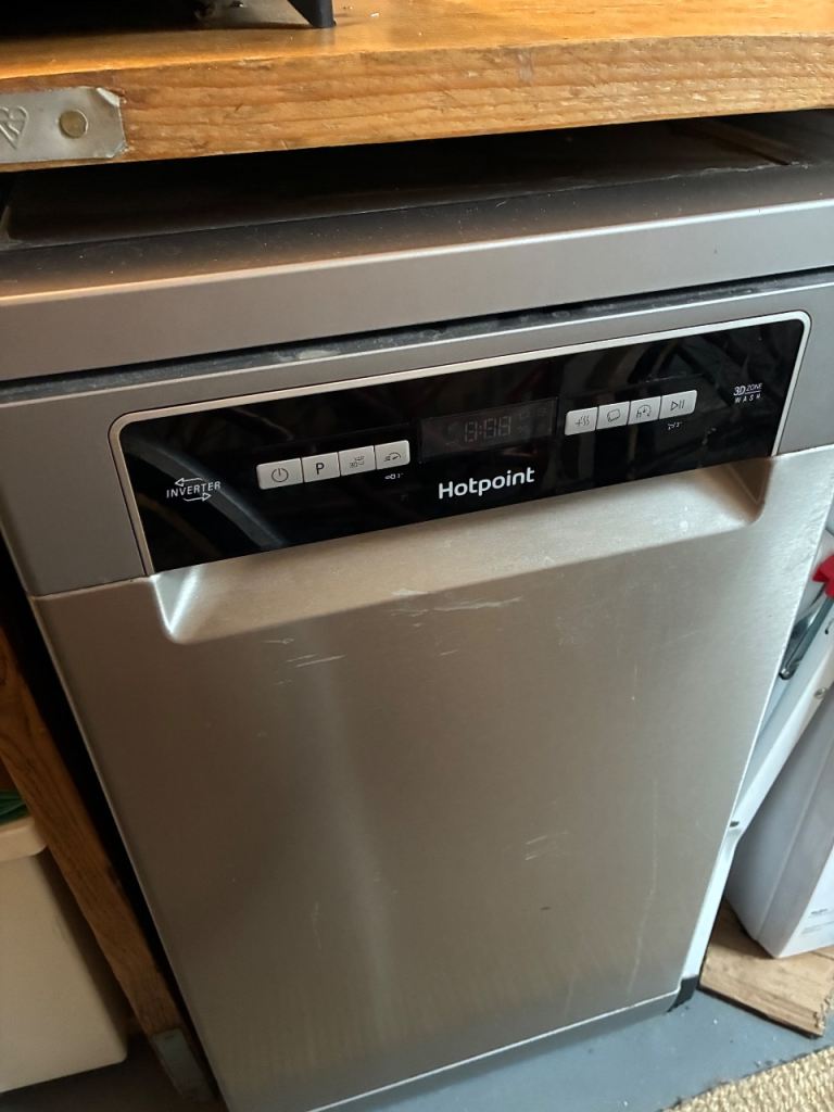 Hotpoint Inverter Slimline Dishwasher