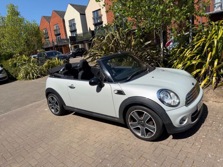 Mini, CONVERTIBLE, Convertible, 2014, Manual, 1598 (cc), 2 doors