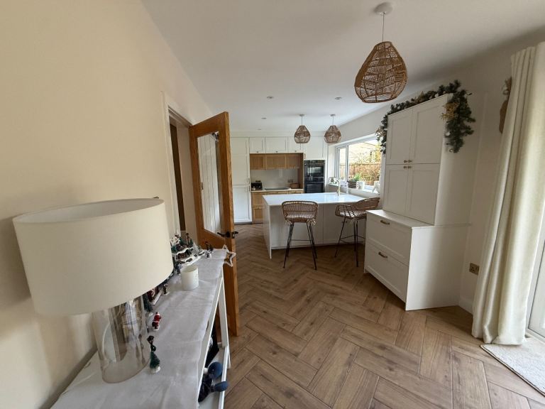 *OPEN GOLF championship* 3 bedroom detached Newley back to brick renovation 