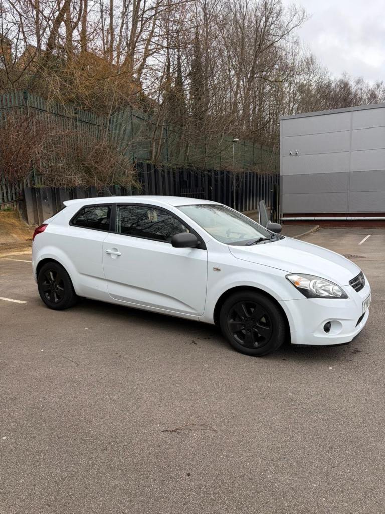 Kia, PRO CEED, Hatchback, 2010, Manual, 1396 (cc), 3 doors