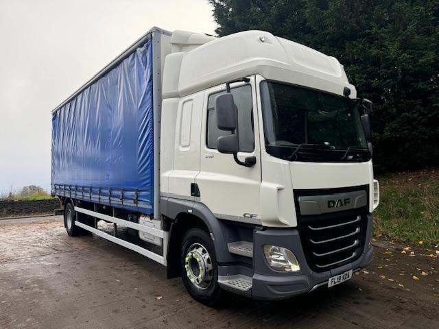 2019 19 DAF CF 230 E6 space sleeper cab 26ft curtainsider underslung tail-lift