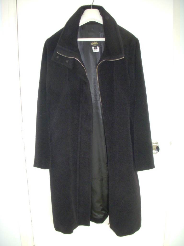 Winter coat - Whistles - black -size 12 - made in Italy - like new