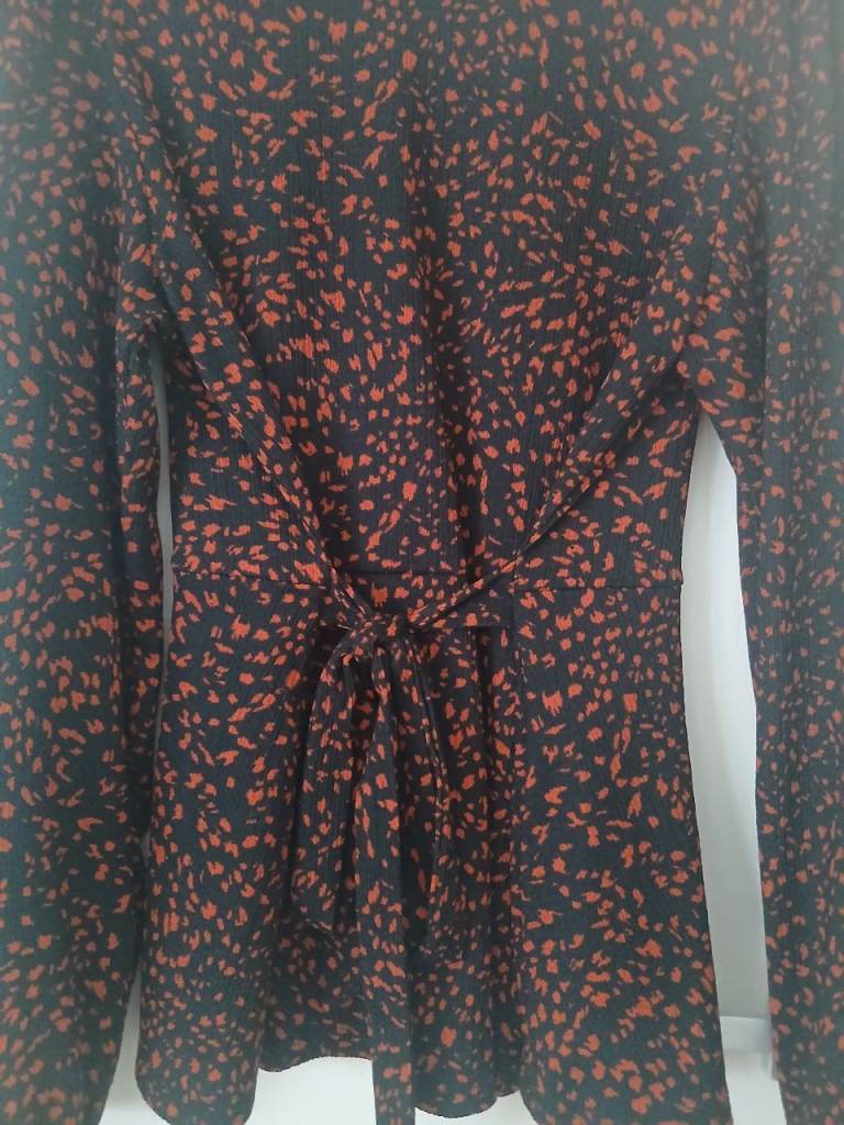 Dorothy Perkins Black and Red Patterned Long Sleeve Top – Size 14