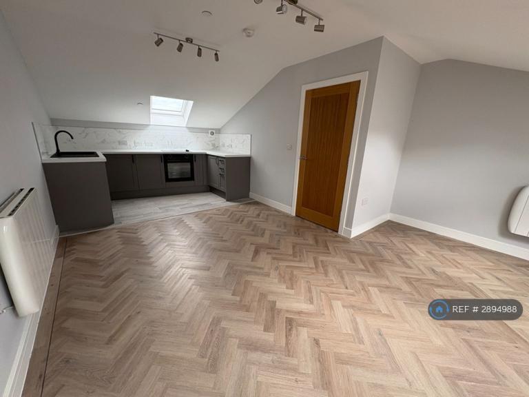 1 bedroom flat in High St, Merthyr Tydfil, CF47 (1 bed) (#2894988)