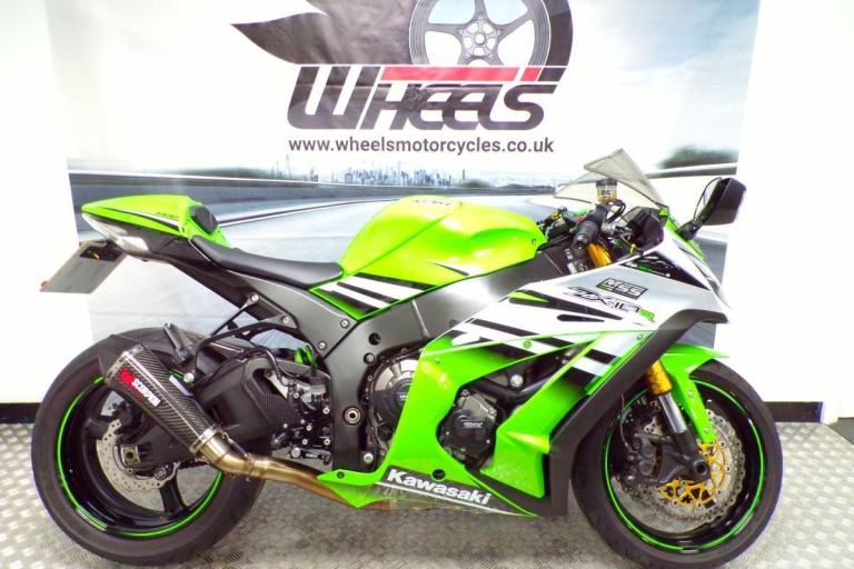 2016 KAWASAKI NINJA ZX-10R WITH A SCORPION CAN