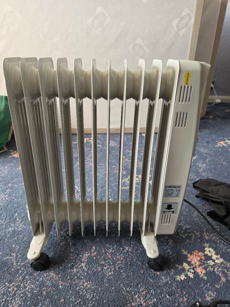 White Oil-Filled Radiator Heater – Good Condition