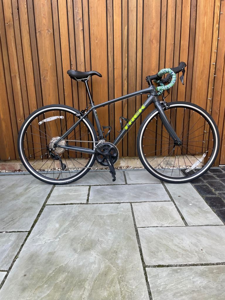 Ladies Racing Bike-Trek Domane AL 5 50 Ch - AS NEW- With Selle Italia Ladies Gel seat!