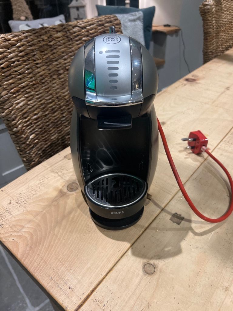 Krups Dolce Gusto Coffee Machine – Black/Grey, Good Condition