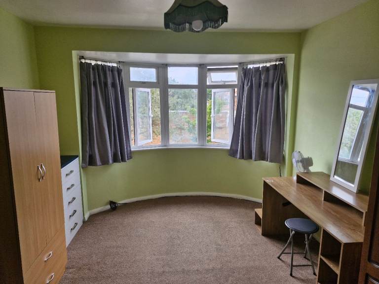 Double room to rent for one person