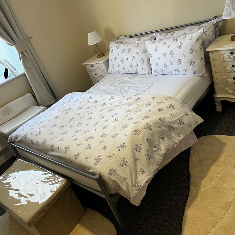 Double metal bed frame 