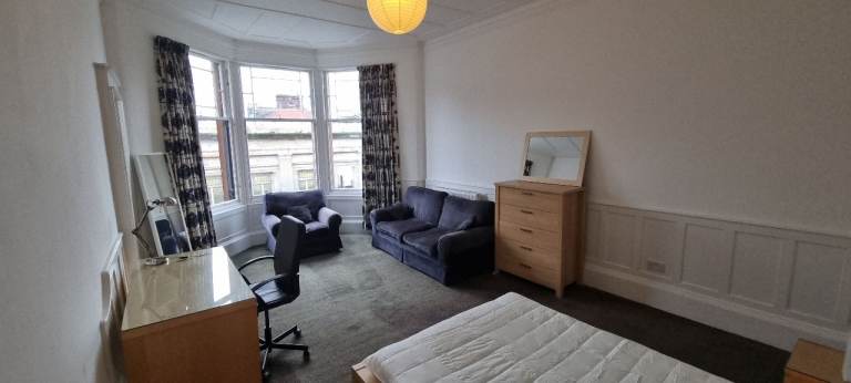 4 BEDROOM HMO FLAT TO LET IN THE WEST END - Next to Glasgow University & Byres Road 