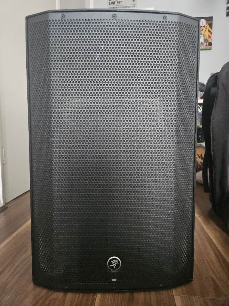 x2 mackie thump 15a covers and stands