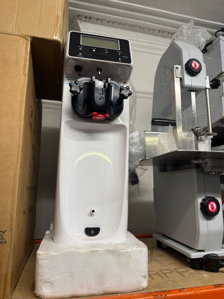 Commercial ice maker TOP QUALITY Ice maker machine cafe shop restaurant 