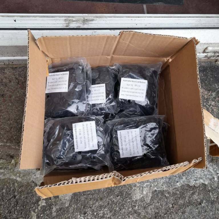 Craft Buttons: 2kg Black