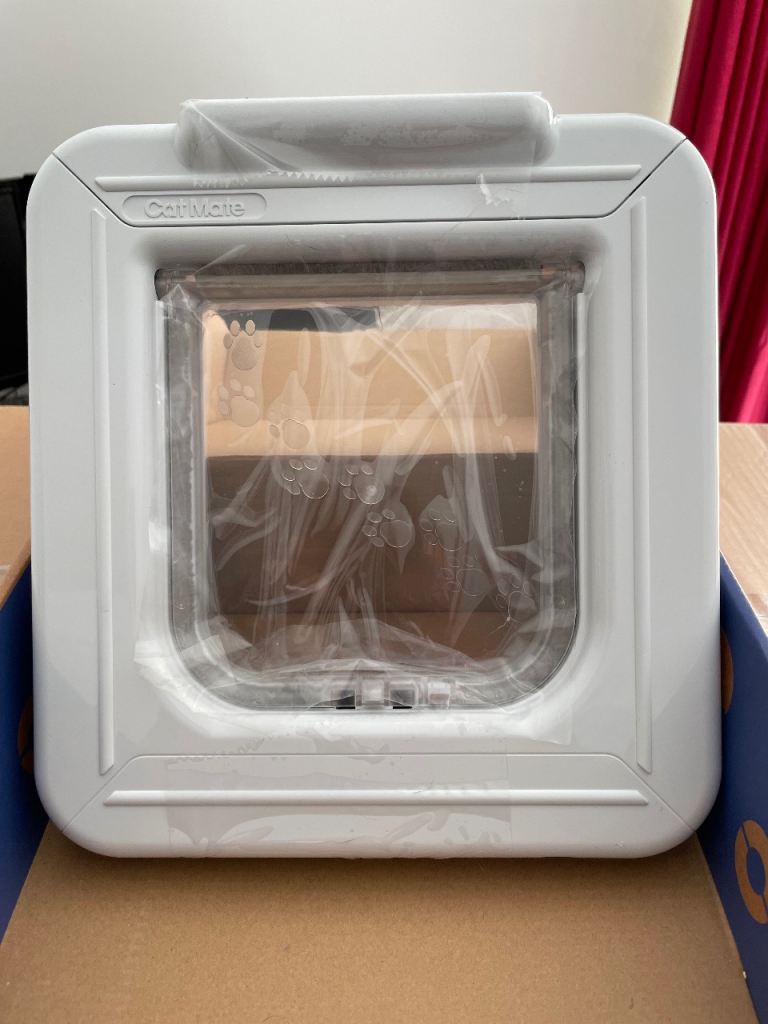 Cat Mate Elite I.D. Disc Cat Flap with Timer Control, White