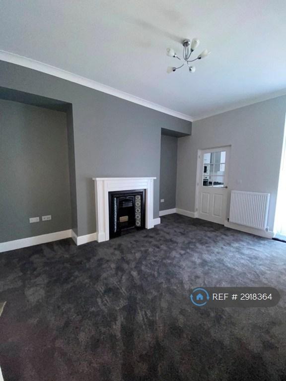 2 bedroom flat in Collingwood Street, South Shields, NE33 (2 bed) (#2918364)