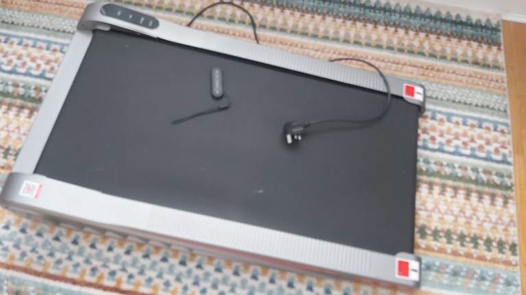 Fixed 5% Incline Walking Pad - Grey & Red (EU-TRPAD521) - Great Condition