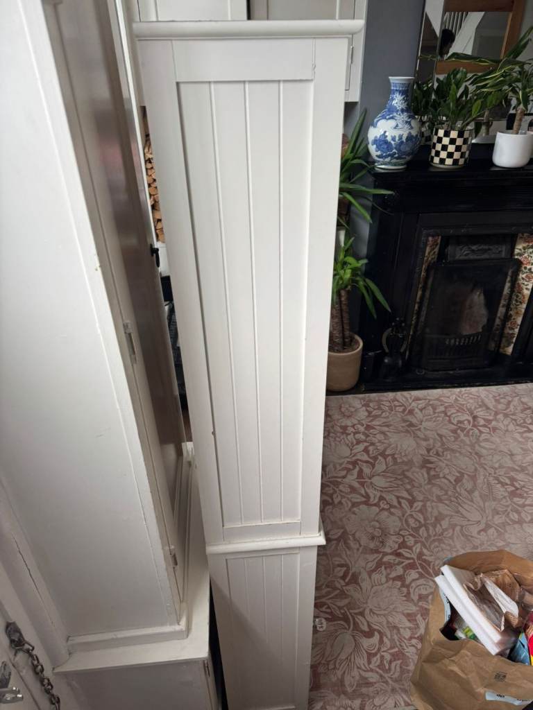 Free standing cabinet 