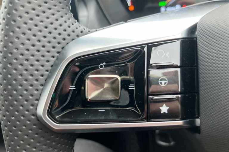 2025 MG MG ZS 1.5 Hybrid+ Trophy SUV 5dr Petrol Hybrid Auto Euro 6 (s/s) (196 ps) SUV Hybrid Auto...