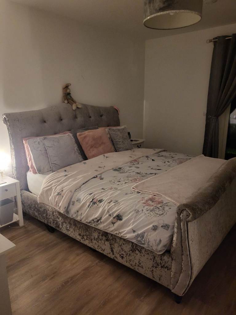 Crushed Velvet superking Bed Frame – Grey, great Condition