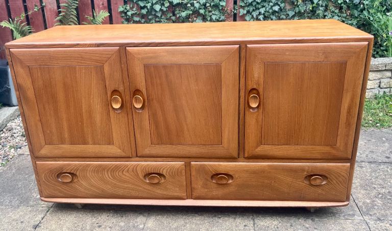Ercol Windsor Sideboard 468