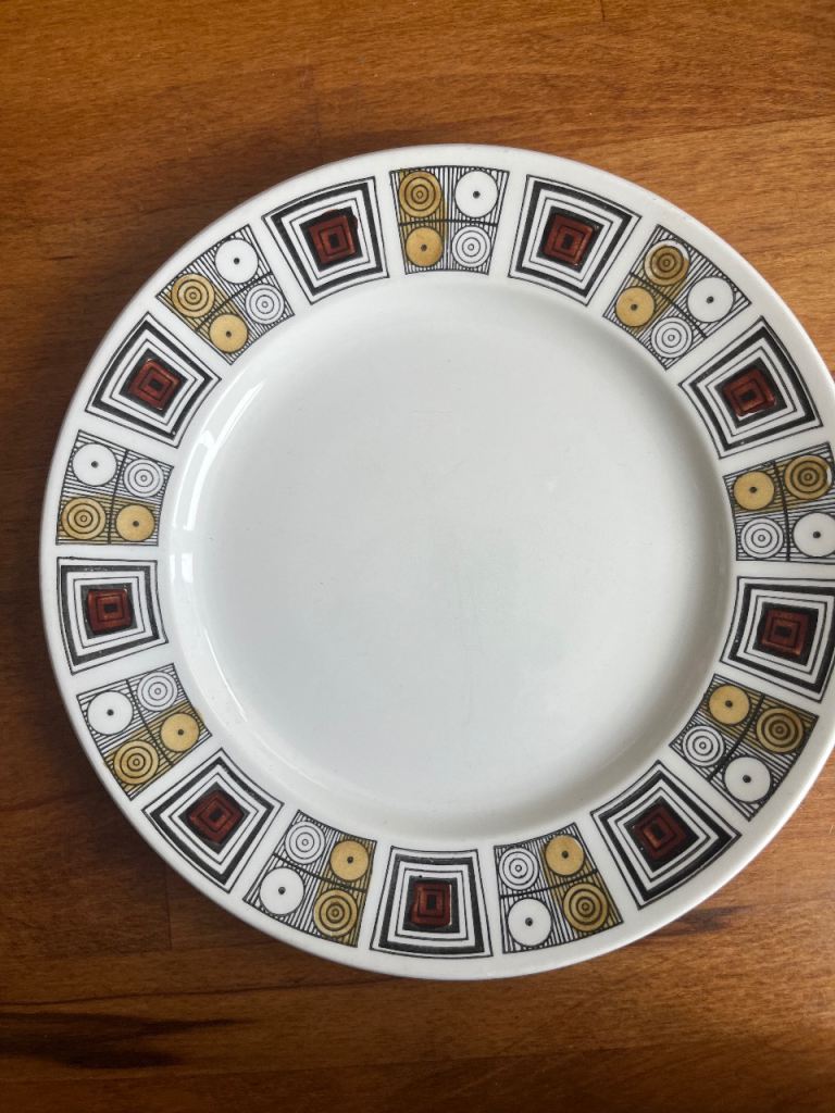 Hornsea Fleur Dinner Plate – Good Condition, Retro Design