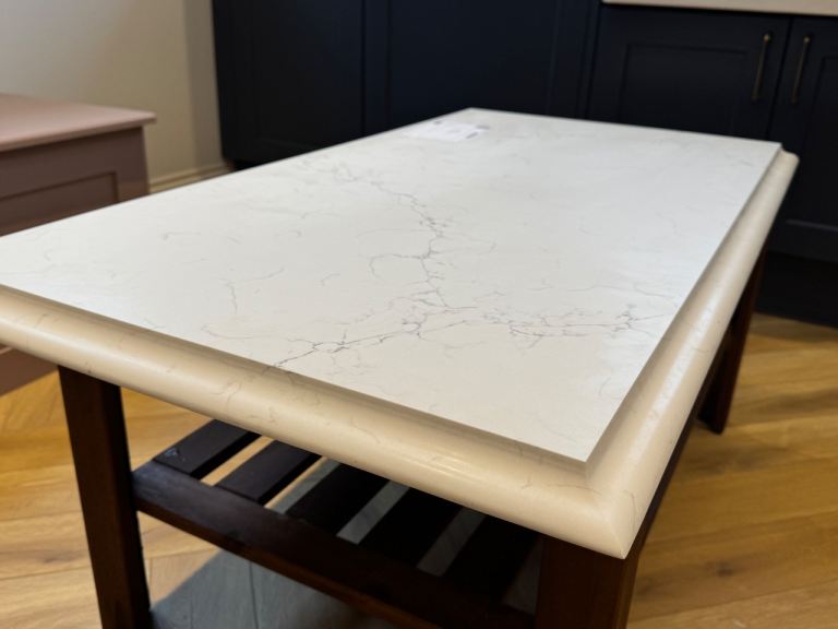 White Quartz Table Top / Worktop
