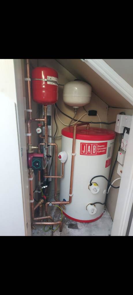PLUMBER GAS ELECTRIC BOILER HOB INSTALLATION REPAIR WATER CYLINDERS LANDROD CERTYFICATES