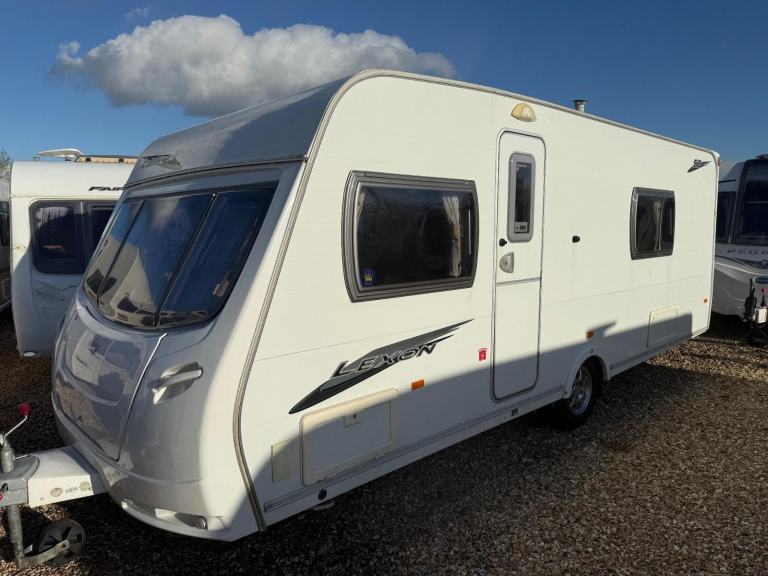 2009 Lunar Lexon se Fixed bed end washroom