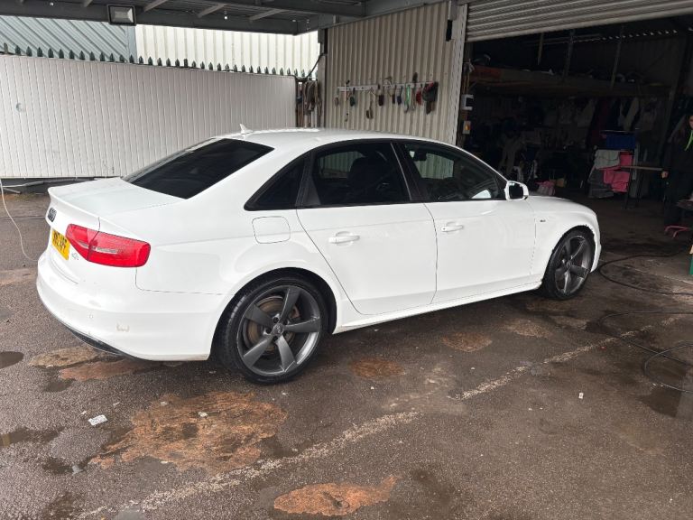Audi, A4, Saloon, 2012, Manual, 1968 (cc), 4 doors