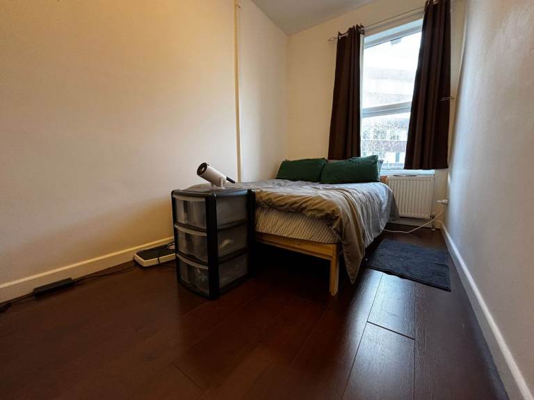 2bed flat in st pauls