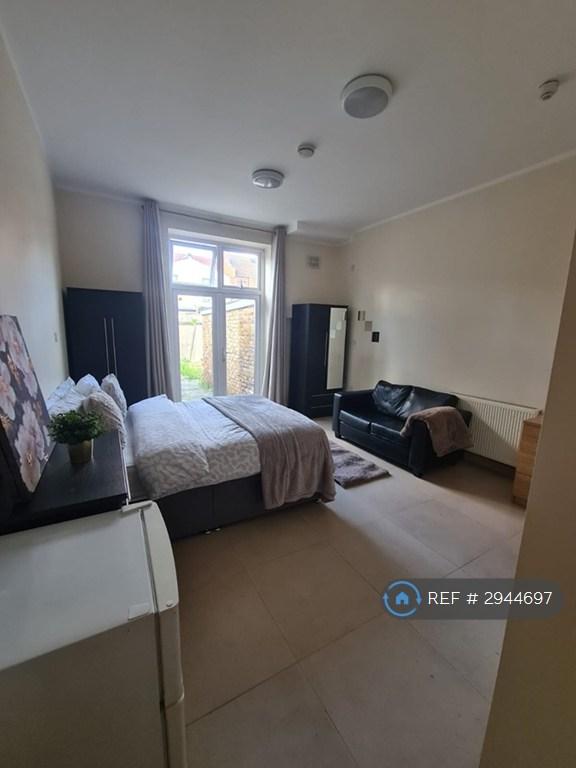 1 bedroom in London, London, NW2 (#2944697)