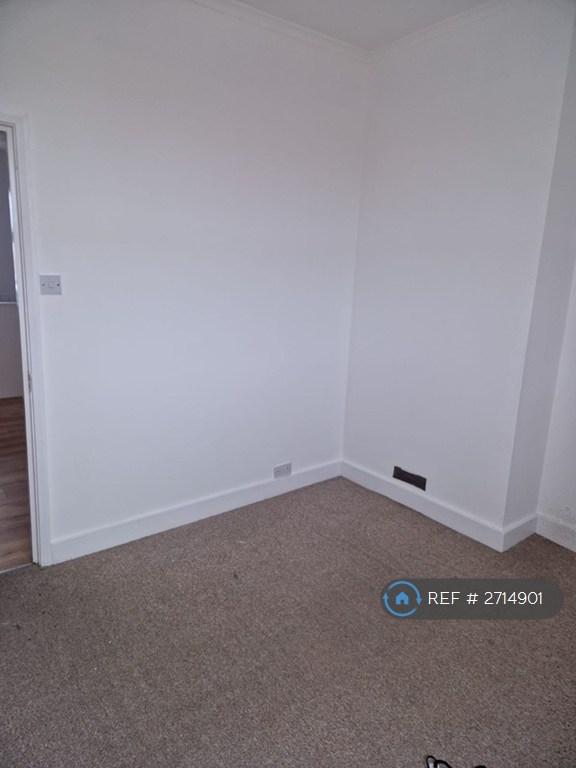 2 bedroom flat in Seaside, Eastbourne, BN22 (2 bed) (#2714901)