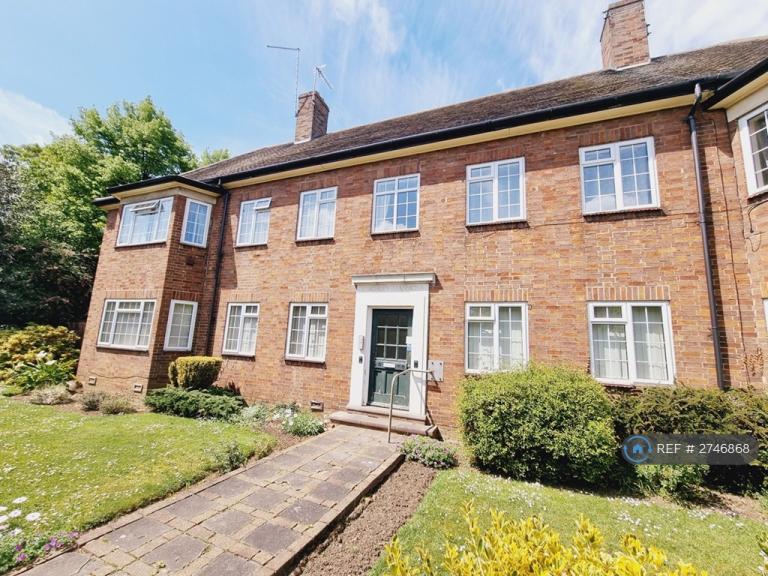 3 bedroom flat in Burghley Mansions, Peterborough, PE1 (3 bed) (#2746868)