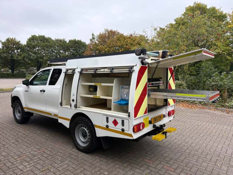 68reg Toyota Hilux 2.4 D-4D 6 Speed Utilities / Workshop Spec Extra Cab Pickup