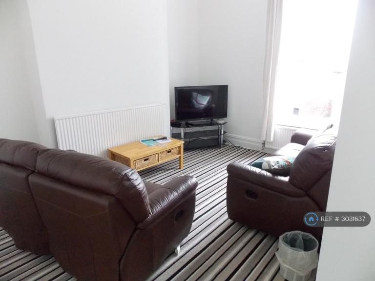 1 bedroom flat in West Cliff, Preston, PR1 (1 bed) (#3031637)