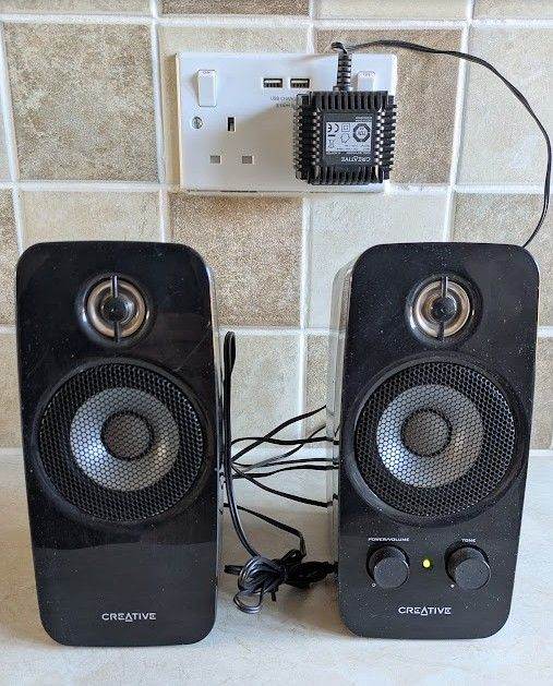 CREATIVE Inspire T10 Desktop Stereo Speakers