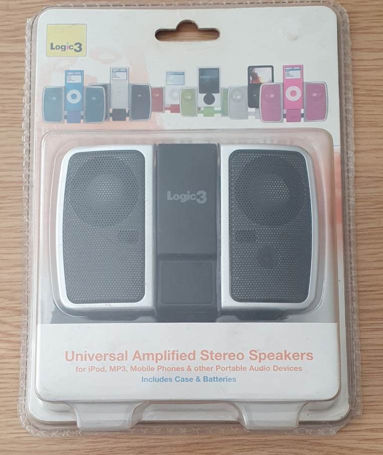 Logic 3 Universal Amplified Stereo Speakers i-Station Traveller Portable for iPod Mobile Phones NEW