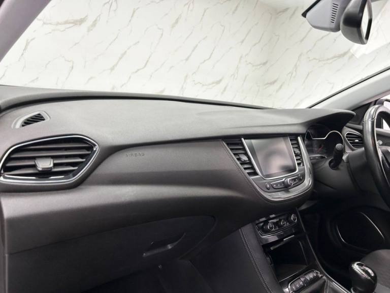 2018 Vauxhall Grandland X 1.6 Turbo D Tech Line Nav 5dr HATCHBACK DIESEL Manual