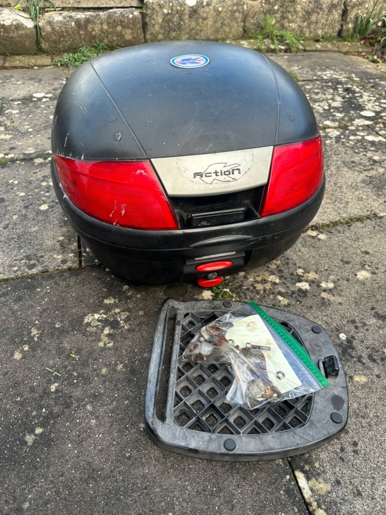 Motorbike pannier box